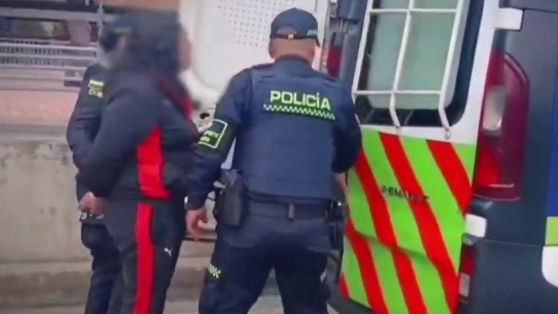 Mujer agredió a un vigilante de TM