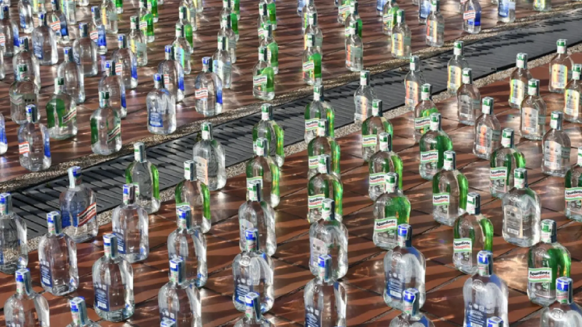 Gobernación de Cundinamarca incauta más de 8 mil botellas de licor adulterado.