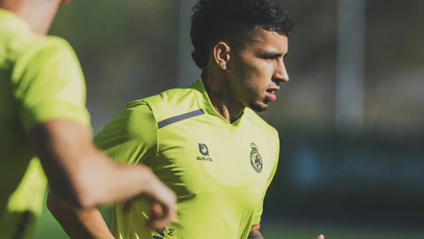 El gesto del Racing de Santander con el pueblo de Gustavo Puerta tras venderlo a Olympiacos El gesto del Racing de Santander con el pueblo de Gustavo Puerta tras venderlo a Olympiacos