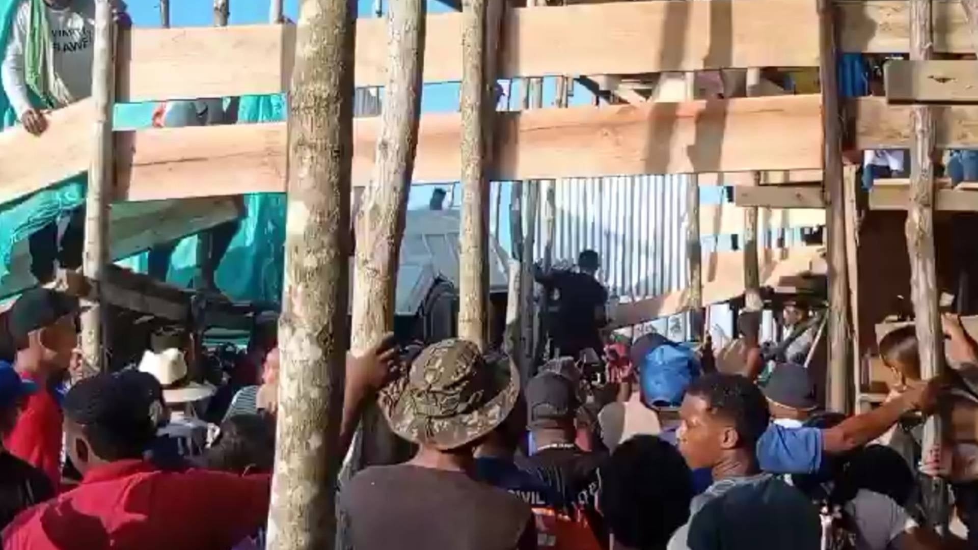 Graderías se desploman en Santa Rosa de Lima, Bolívar
