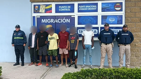 Migración Colombia expulsó a seis extranjeros reincidentes en Santander Migración Colombia expulsó a seis extranjeros reincidentes en Santander