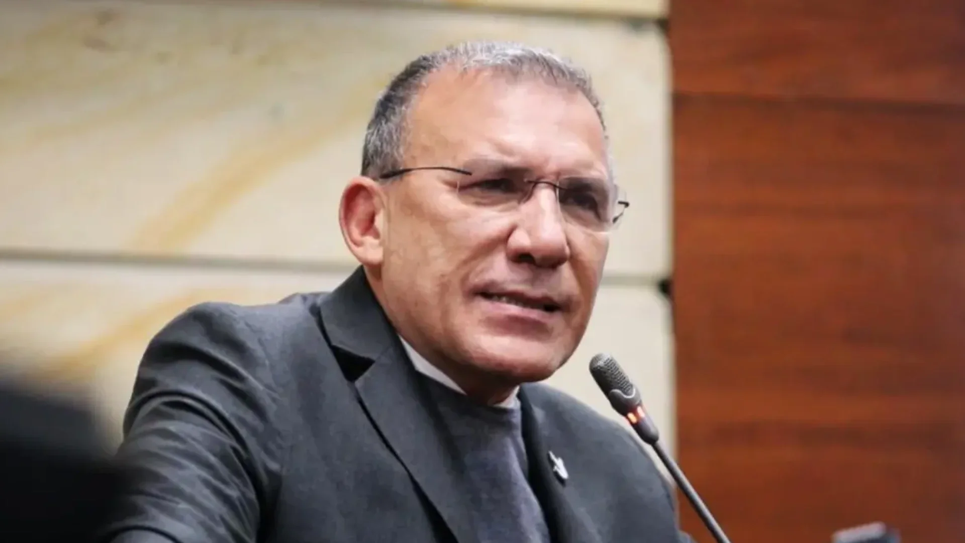 Roy Barreras se retira de la política.