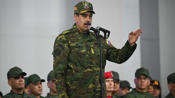A Nicolás Maduro le habrían anticipado sobre la operación para capturarlo, pero no le importó A Nicolás Maduro le habrían anticipado sobre la operación para capturarlo, pero no le importó