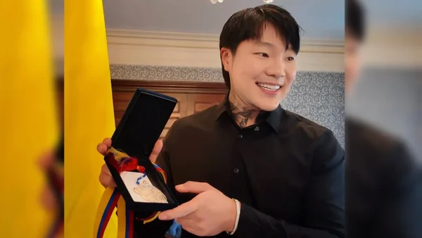 Zion Hwang avanzó en su intención de ser colombiano tras reunión con la Cancillería Zion Hwang avanzó en su intención de ser colombiano tras reunión con la Cancillería