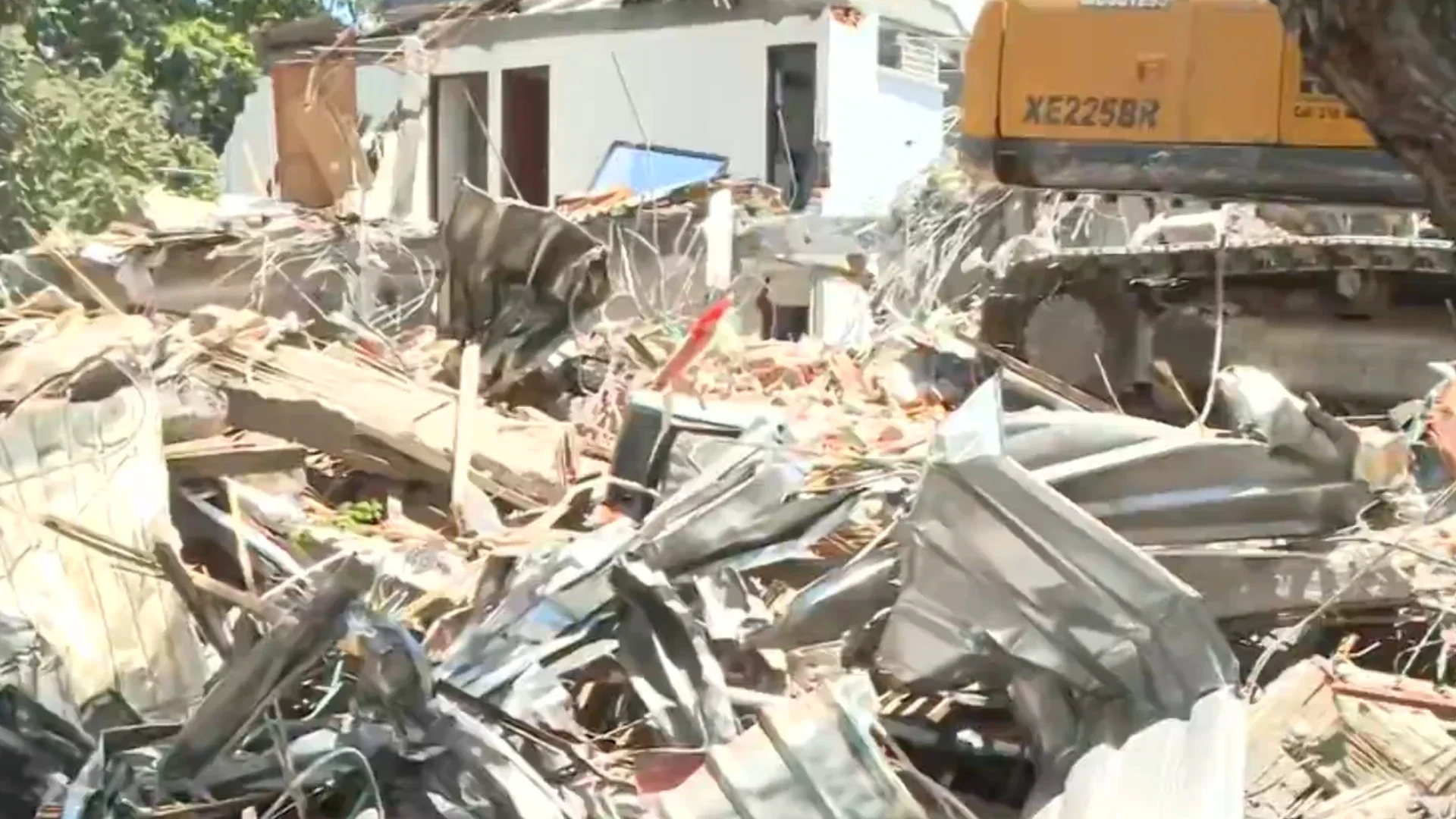 Demolición de edificios en Cali.