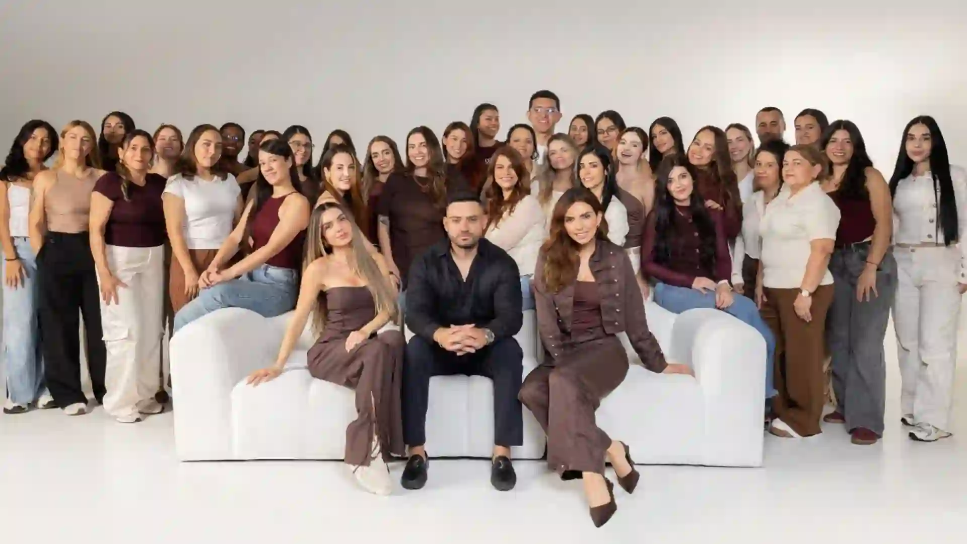 A los 16 años idearon una marca de moda colombiana que hoy llega a Estados Unidos