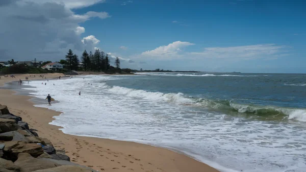 Hombre murió tras ataque de tiburón mientras nadaba cerca de una playa en Australia