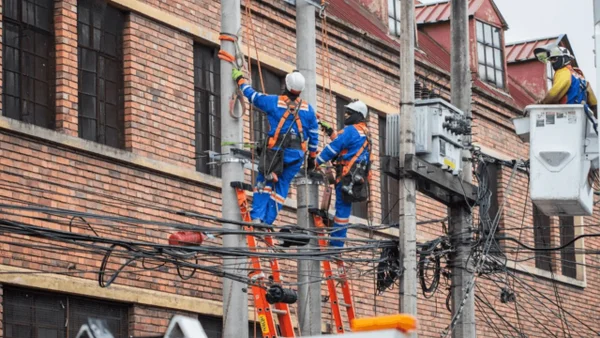 ¿Soterrar los cables en Bogotá?: esto propone el Distrito y qué dice Enel ¿Soterrar los cables en Bogotá?: esto propone el Distrito y qué dice Enel