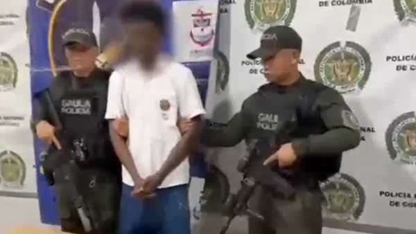 Capturan a presunto integrante de Los Chiquillos durante cobro de extorsión en Buenaventura Capturan a presunto integrante de Los Chiquillos durante cobro de extorsión en Buenaventura