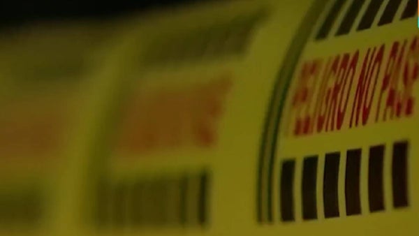 Hallan los cuerpos de dos mujeres en un caño de Bogotá: tenían impactos de bala y signos de tortura
