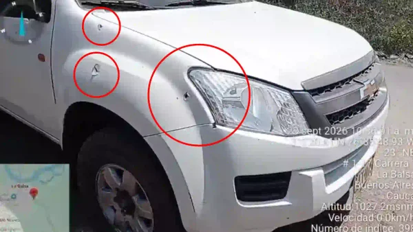 Impresionantes imágenes de cómo quedaron los vehículos del CTI atacados a tiros en Timba, Cauca Impresionantes imágenes de cómo quedaron los vehículos del CTI atacados a tiros en Timba, Cauca