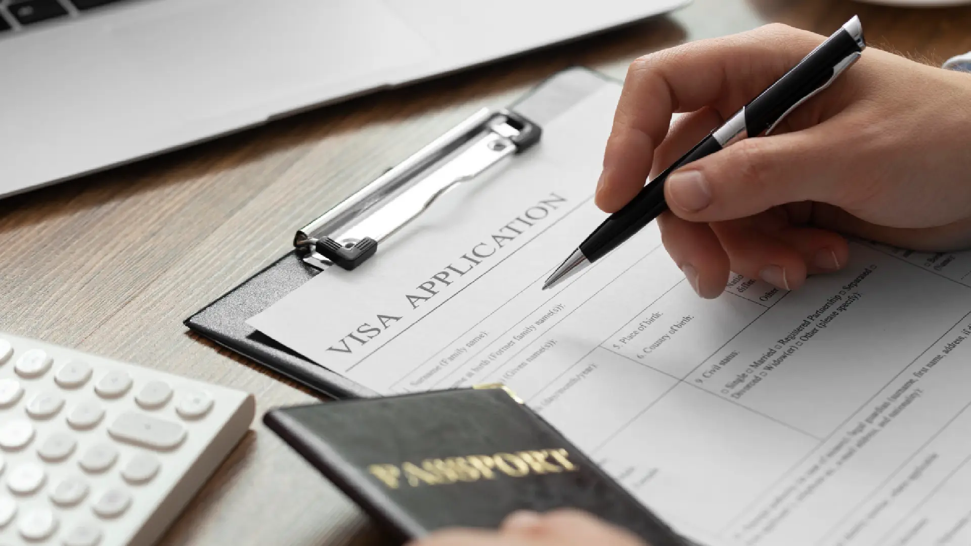 Eliminan requisito de visa entre Colombia y Azerbaiyán.