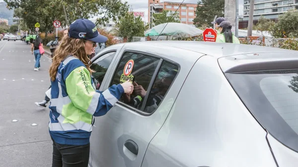 ¡Atención infractores! Nueva estrategia de Movilidad Bogotá para combatir a los mal parqueados