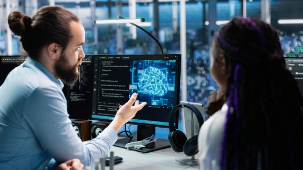 Empresas enfrentan un nuevo desafío: cómo gobernar con los agentes de inteligencia artificial Empresas enfrentan un nuevo desafío: cómo gobernar con los agentes de inteligencia artificial