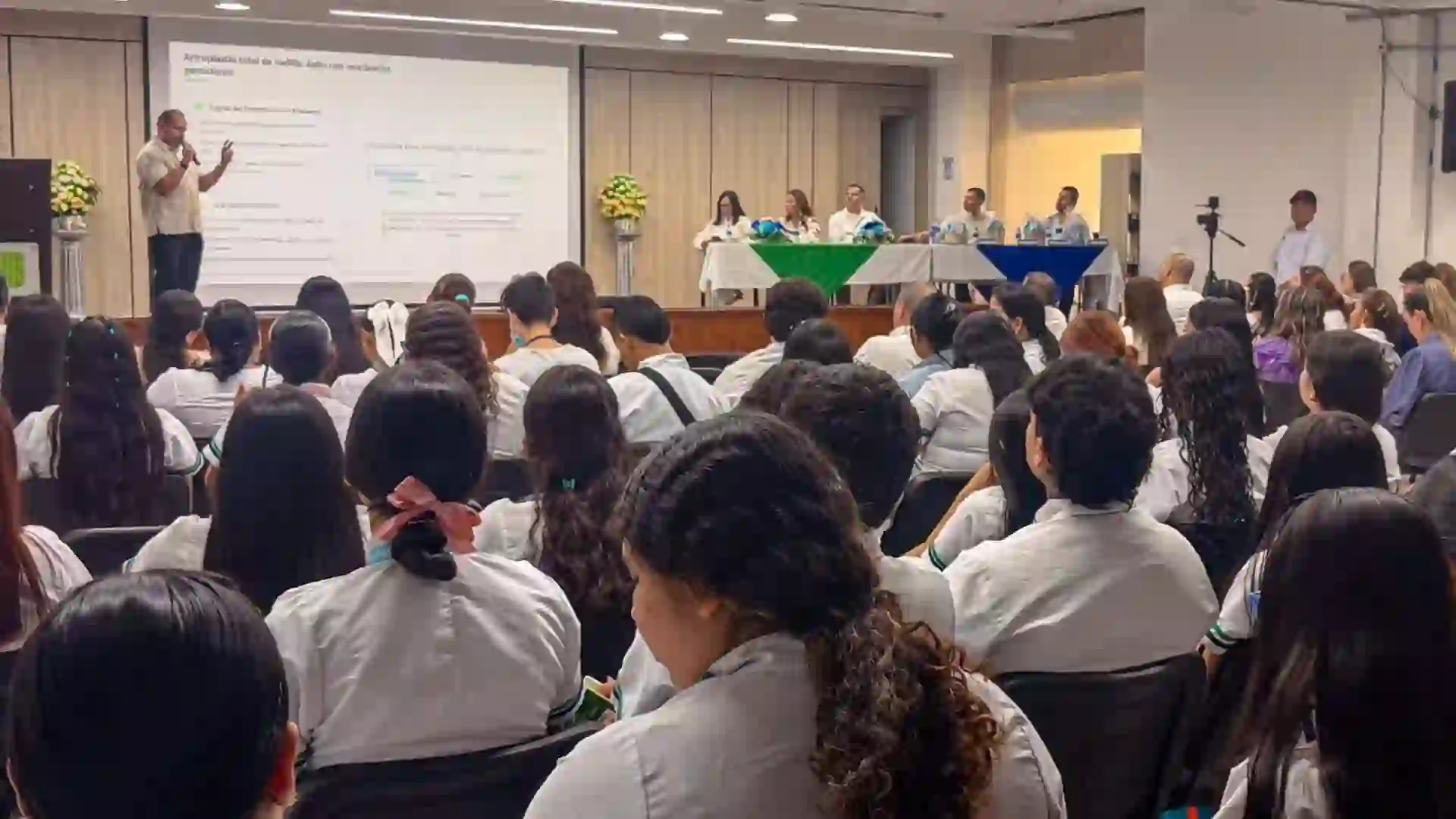 La cirugía robótica de rodilla abrió paso en Barrancabermeja con especialistas internacionales