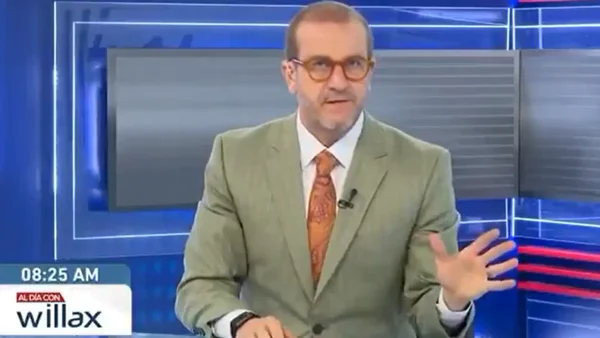 Periodista en Perú arremetió contra camarógrafo en vivo y desató polémica Periodista en Perú arremetió contra camarógrafo en vivo y desató polémica