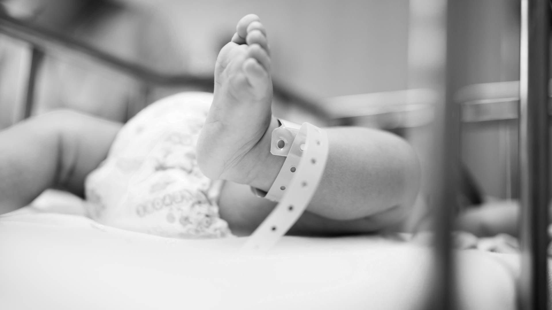 Muerte de bebé por falta de traslado