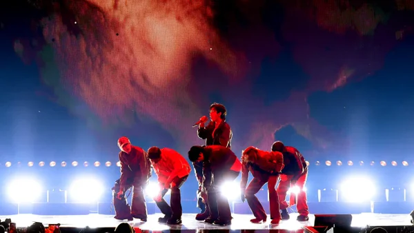 ¿Por qué el micrófono de cada integrante de BTS tiene un color diferente? Este es el significado oculto ¿Por qué el micrófono de cada integrante de BTS tiene un color diferente? Este es el significado oculto