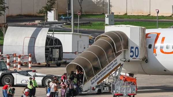 “El copiloto intentó asesinar al piloto”: pasajera del vuelo Flydubai
