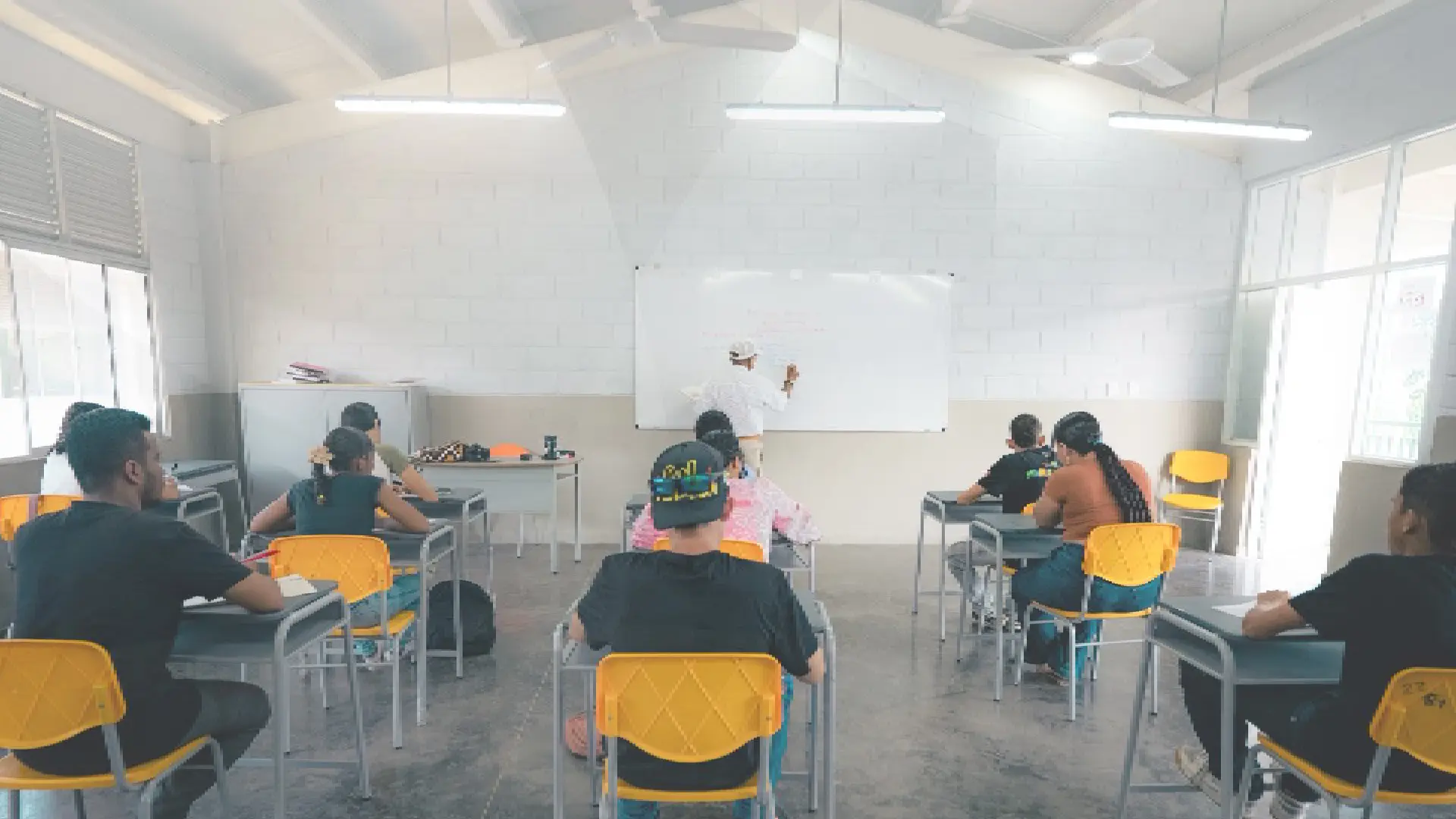 Ministerio de Educación confirmó regreso a clases tras terremoto.