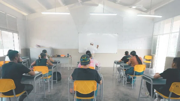 Universidades públicas afectadas por el terremoto regresaron a clases: Ministerio de Educación acompaña a los estudiantes Universidades públicas afectadas por el terremoto regresaron a clases: Ministerio de Educación acompaña a los estudiantes