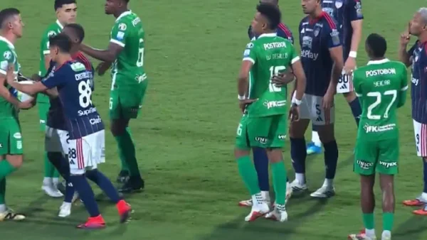 James Rodríguez rompió el silencio tras el partido vs. Junior y el fuerte cruce con Teo Gutiérrez: esto dijo James Rodríguez rompió el silencio tras el partido vs. Junior y el fuerte cruce con Teo Gutiérrez: esto dijo
