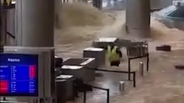 Inundaciones paralizan aeropuerto de Bangkok: impactantes videos