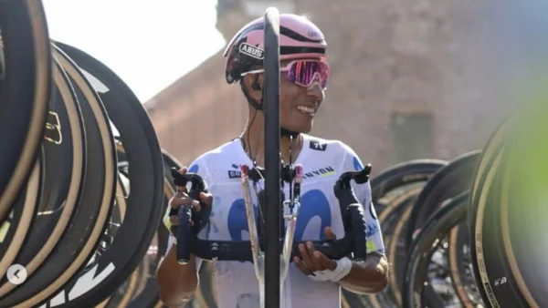 Así fue el adiós de Nairo Quintana: homenaje del pelotón, última carrera y reacción del mundo Así fue el adiós de Nairo Quintana: homenaje del pelotón, última carrera y reacción del mundo
