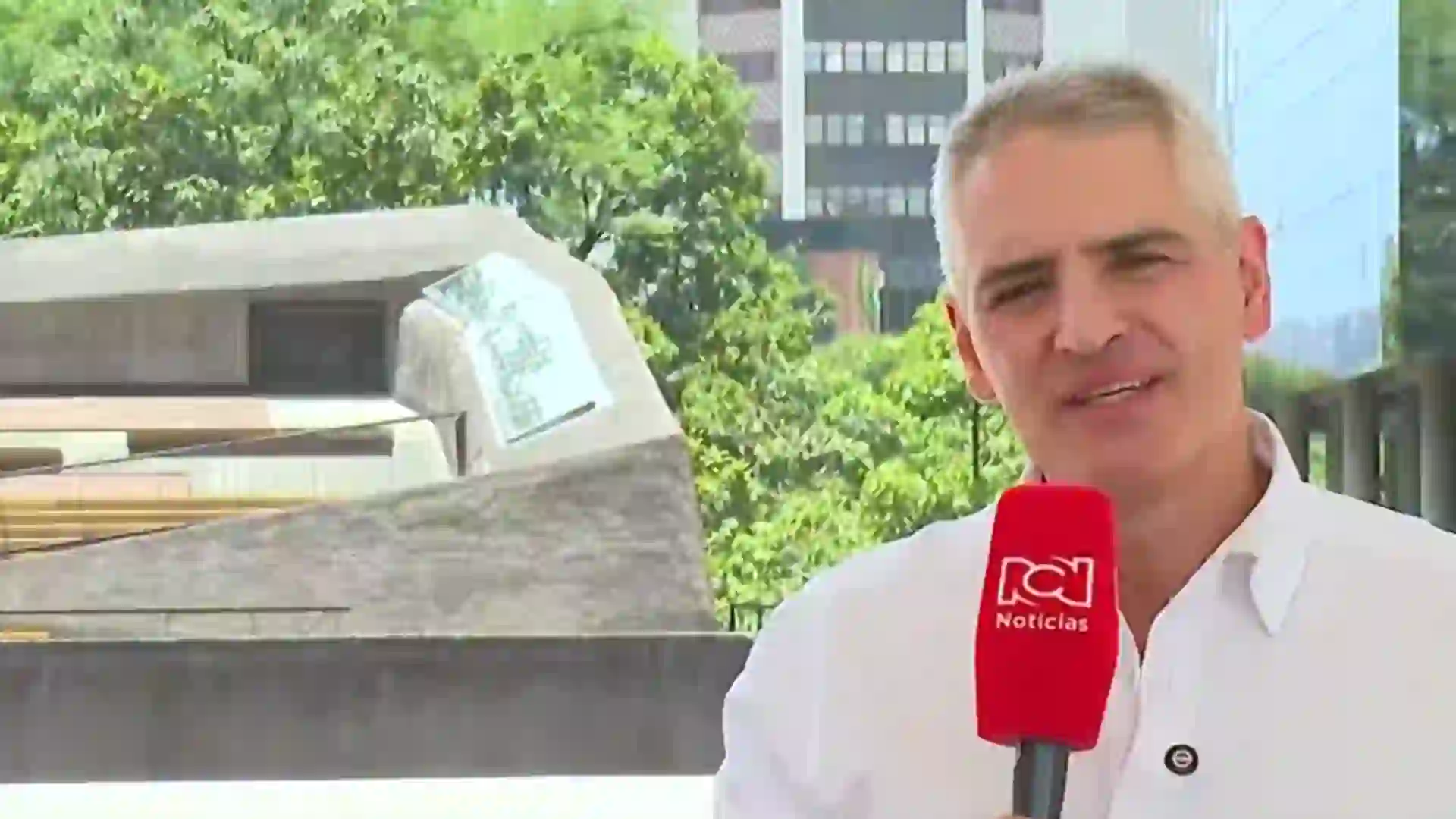 Gobernador de Antioquia habló de los subsidios de vivienda y la lucha contra el crimen