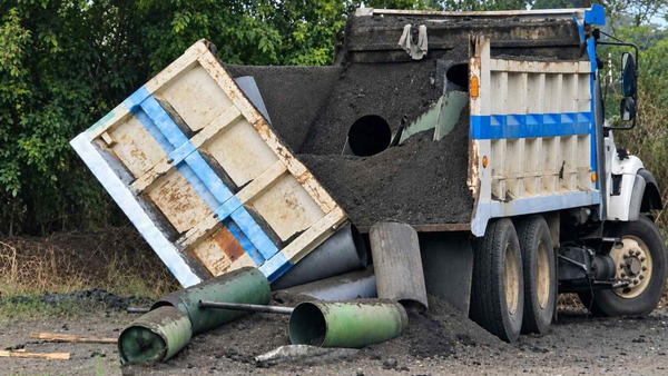 Volqueta cargada de explosivos estalló cerca de la base militar de Miranda, Cauca Volqueta cargada de explosivos estalló cerca de la base militar de Miranda, Cauca