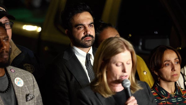 Secretario de Seguridad Nacional arremete contra alcalde de Nueva York por pedir eliminar el ICE Secretario de Seguridad Nacional arremete contra alcalde de Nueva York por pedir eliminar el ICE
