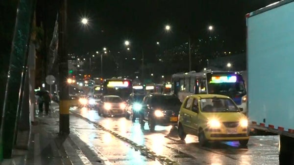 Emergencia por fuertes lluvias colapsó la movilidad en el sur de Medellín y provocó afectaciones en el Valle de Aburrá Emergencia por fuertes lluvias colapsó la movilidad en el sur de Medellín y provocó afectaciones en el Valle de Aburrá