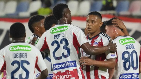 Junior volvió a pasar penas ante su gente y quedó al borde de la eliminación en liga: así quedó la tabla Junior volvió a pasar penas ante su gente y quedó al borde de la eliminación en liga: así quedó la tabla