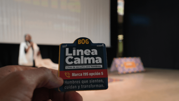 Línea telefónica en la que los hombres pueden expresar sus sentimientos se reactiva en Bogotá Línea telefónica en la que los hombres pueden expresar sus sentimientos se reactiva en Bogotá