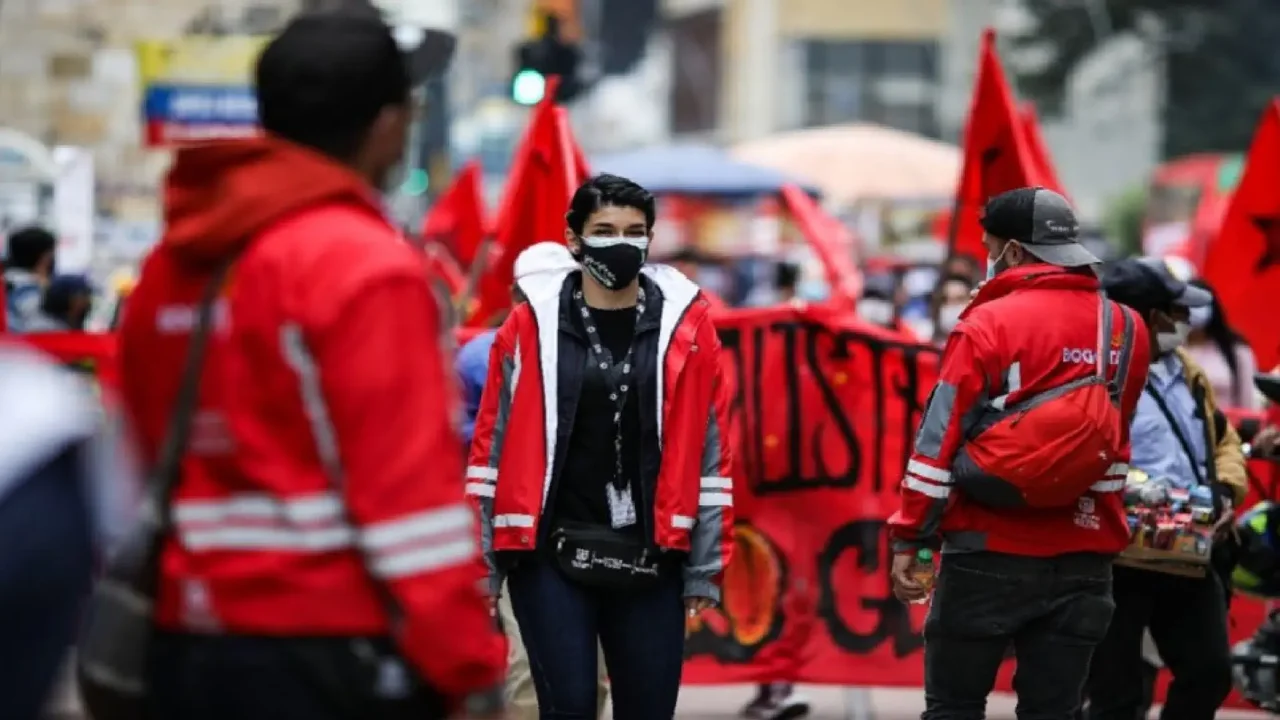 Marchas en Bogotá y varias ciudades: el paro del 14 de octubre avanza entre concentraciones