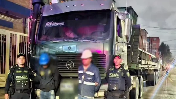 Se vistieron como operarios para robar rieles del Metro de Bogotá y los capturaron Se vistieron como operarios para robar rieles del Metro de Bogotá y los capturaron