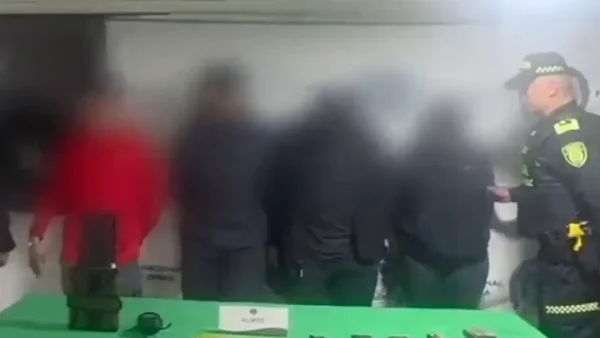 El GPS los delató: cayeron cinco personas que habían robado una camioneta en Bogotá El GPS los delató: cayeron cinco personas que habían robado una camioneta en Bogotá