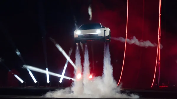 Elon Musk puso precio a las reservas de su Tesla Roadster, el carro que puede volar Elon Musk puso precio a las reservas de su Tesla Roadster, el carro que puede volar