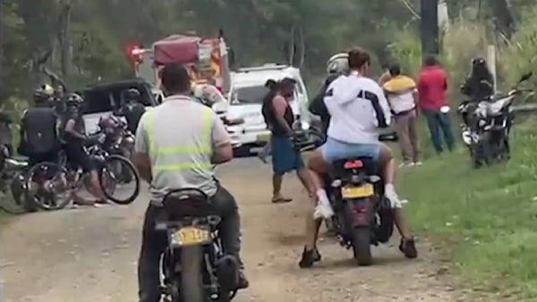 Ataque con explosivos contra una patrulla en Cali dejó tres policías heridos: esto se sabe Ataque con explosivos contra una patrulla en Cali dejó tres policías heridos: esto se sabe