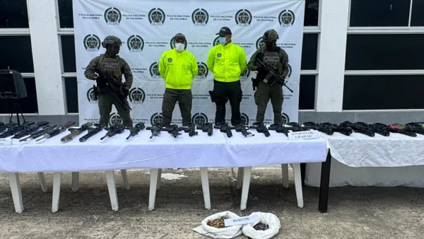 Incautan 27 fusiles y un lanzagranadas de las Autodefensas Conquistadoras de la Sierra Nevada en Santa Marta