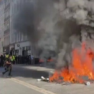 Qué es lo que está pasando en Francia? Experta explica las razones detrás de las protestas y la crisis social | Noticias RCN