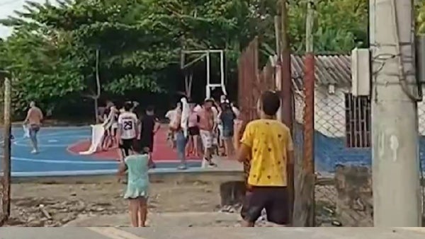 Videos captaron el lanzamiento de explosivos con drones en el Catatumbo: habitantes piden el cese al fuego Videos captaron el lanzamiento de explosivos con drones en el Catatumbo: habitantes piden el cese al fuego