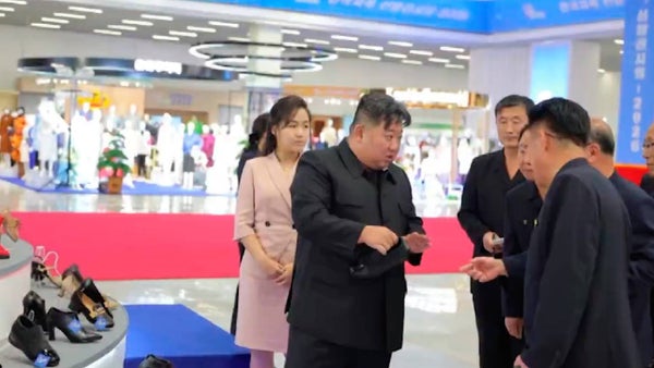 ¿Cuál es el estado de salud de Kim Jong-un? Las fotografías que difundió el régimen norcoreano no despejan las dudas ¿Cuál es el estado de salud de Kim Jong-un? Las fotografías que difundió el régimen norcoreano no despejan las dudas