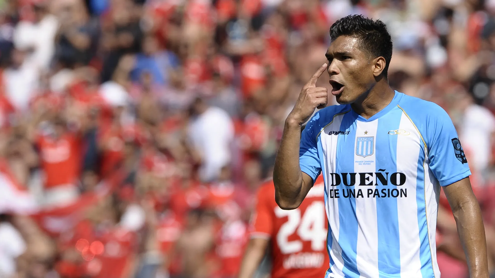 teo-gutierrez-racing-pelea-gio-moreno