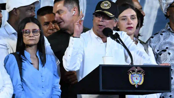 “Nunca le di orden de hablar con paramilitares”: Gustavo Petro sobre Angie Rodríguez y el ‘Pacto de Valledupar’ “Nunca le di orden de hablar con paramilitares”: Gustavo Petro sobre Angie Rodríguez y el ‘Pacto de Valledupar’