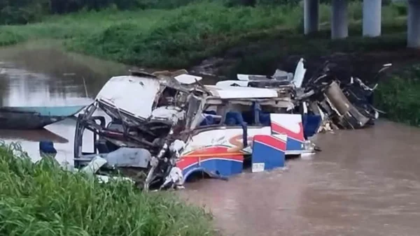 Accidente del bus de Kbeto Zuleta deja cuatro muertos y varios heridos Accidente del bus de Kbeto Zuleta deja cuatro muertos y varios heridos