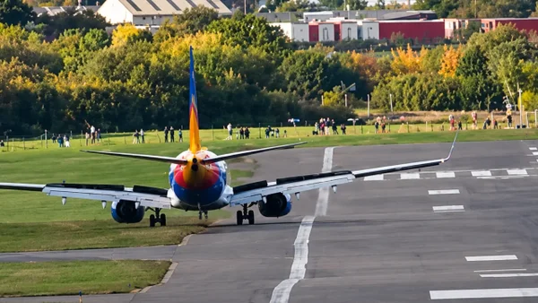 Avión se salió de la pista durante un aterrizaje en Reino Unido Avión se salió de la pista durante un aterrizaje en Reino Unido