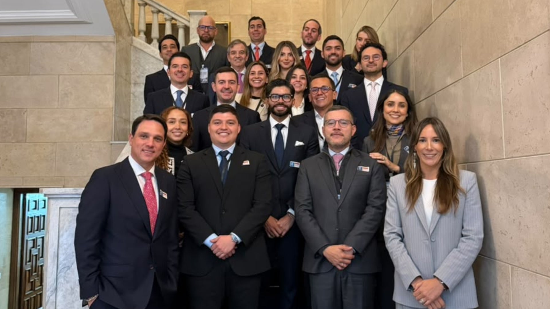 Veinte líderes colombianos participan en estancia académica sobre gobernanza democrática en tiempos de crisis en Madrid