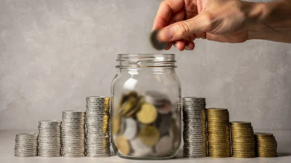 Gobierno propone cambiar la cotización de empleados a salud en el proyecto de ley de ajuste fiscal Gobierno propone cambiar la cotización de empleados a salud en el proyecto de ley de ajuste fiscal